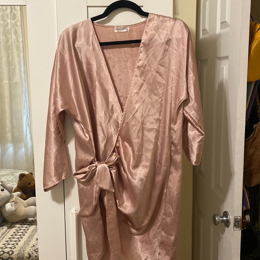 Size S/M only wore once and custom made. Very cute and high rise
